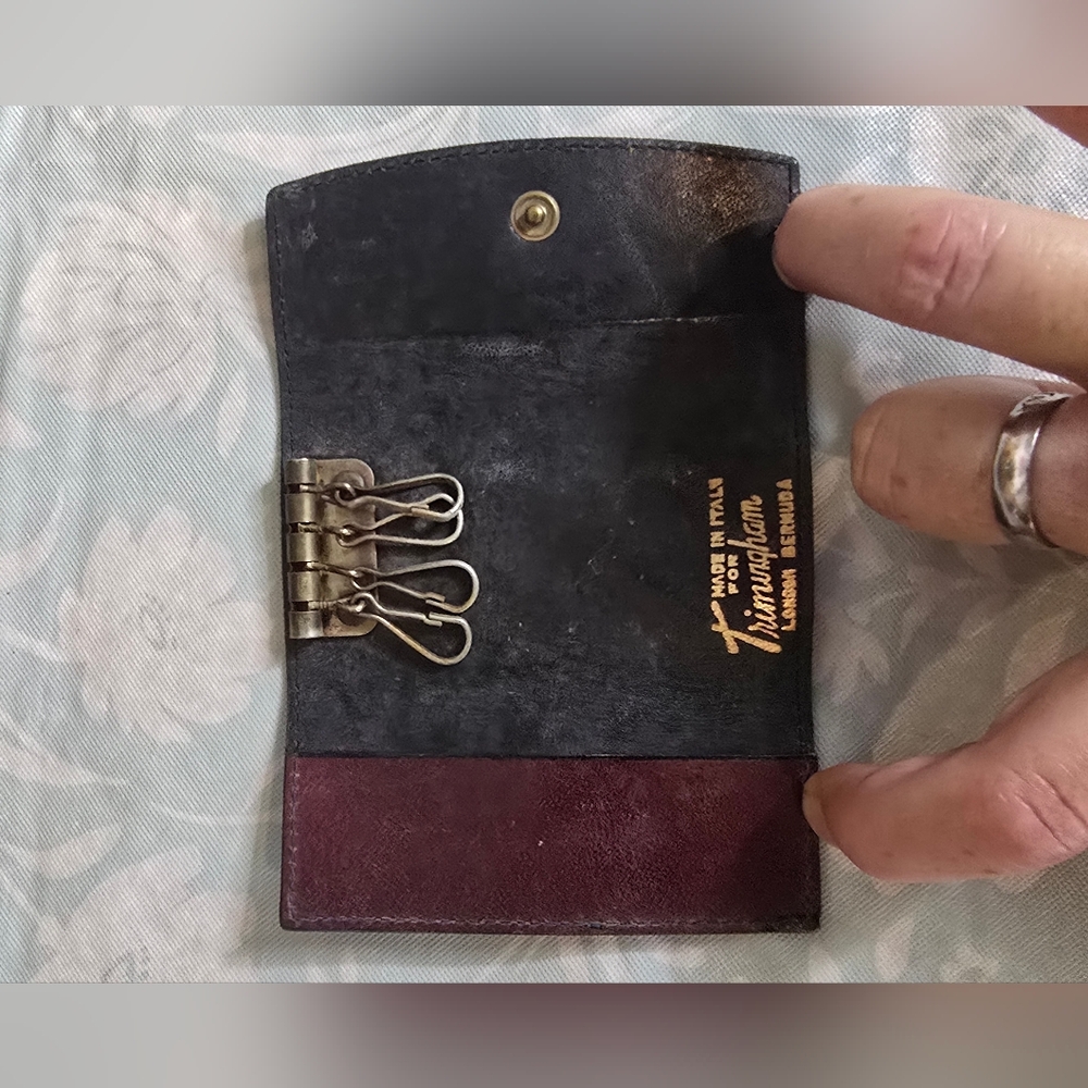 Princess Gardner Vintage Leather Key Holder Dark Brown with Gold Accent Italy - Picture 4 of 7